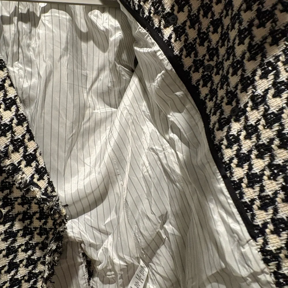 Veronica Beard Classic Houndstooth Blazer - Picture 4 of 10